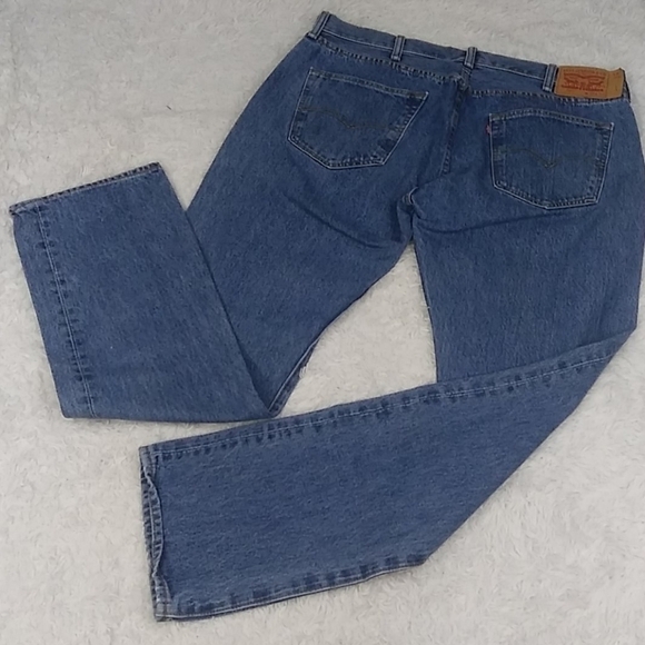 Levi's 501 Men's Blue Medium Wash Button Fly Five Pocket Straight Leg Denim Jean - Picture 10 of 10